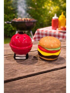 New Fathers Day Grilling & Cheeseburger Salt & Pepper Shakers Dinning Set